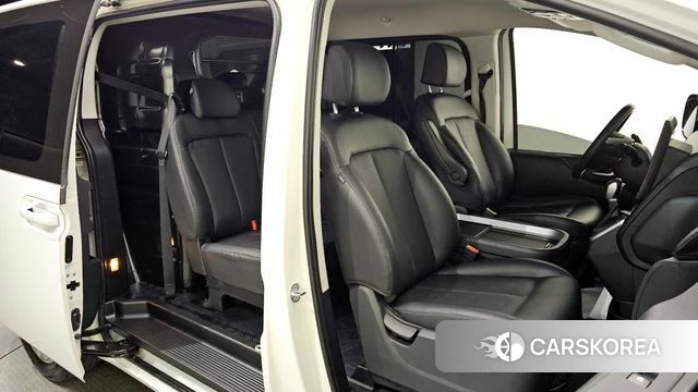 Hyundai Staria 2022 Белый из Кореи, фото 3