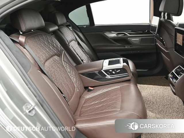 BMW 7 Series (G11) 2021 Серебристо-серый из Кореи, фото 3