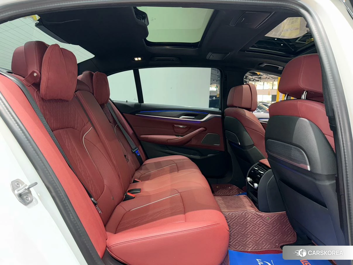 BMW 5 series 2022 Белый из Китая, фото 3