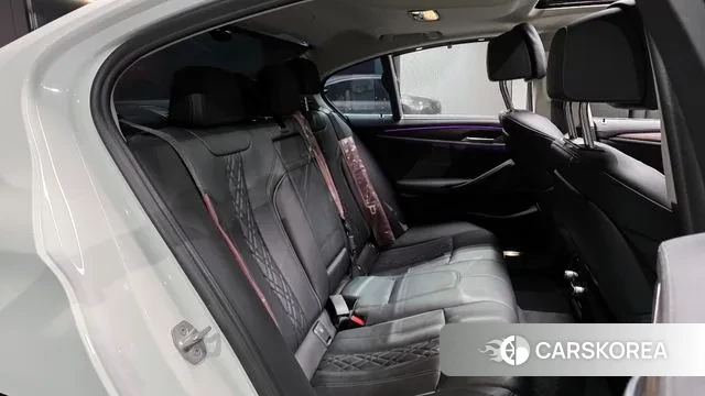 BMW 5 Series (G30) 2022 Белый из Кореи, фото 3