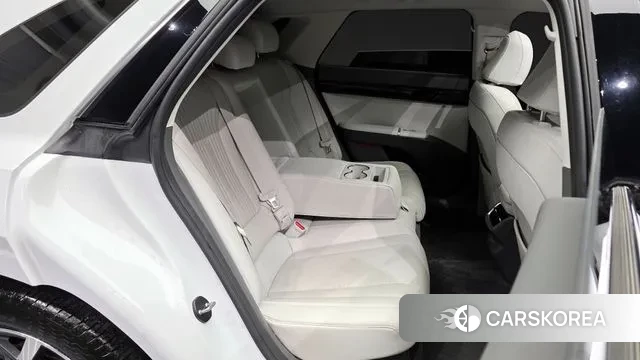 Hyundai Grandeur Hybrid (GN7) 2023 Белый из Кореи, фото 3