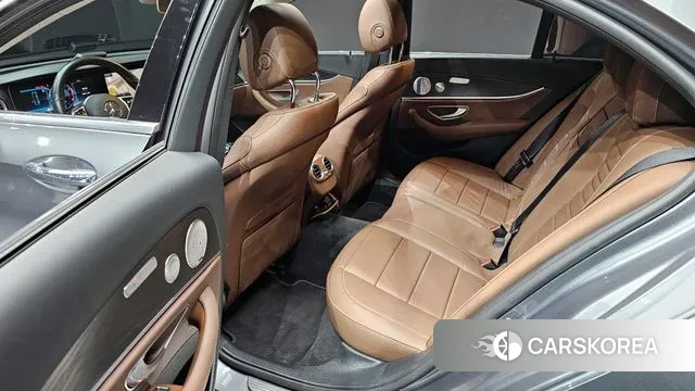 Mercedes-Benz E-Class W213 2020 Серый из Кореи, фото 3
