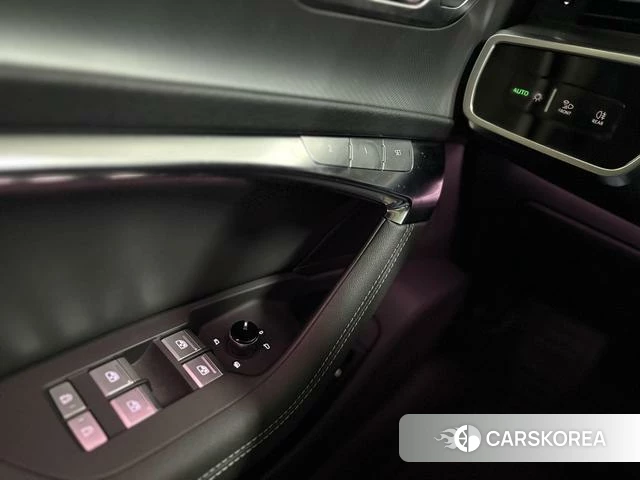 Audi A6 (import) 2024 Черный из Китая, фото 3