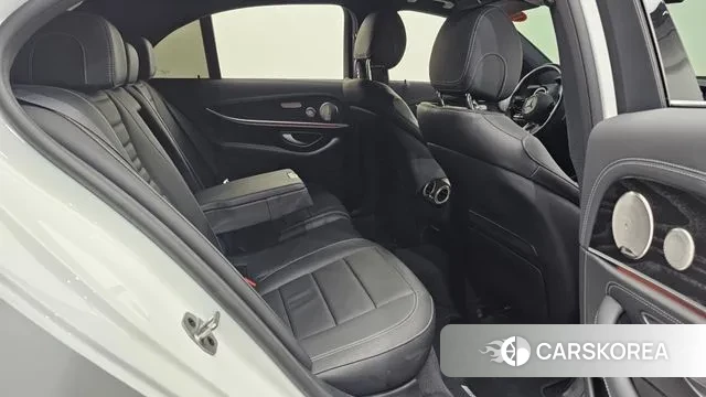 Mercedes-Benz E-Class W213 2022 Белый из Кореи, фото 3