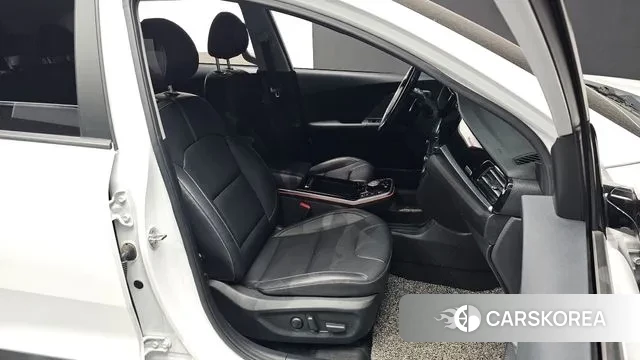 Kia Niro Plus 2022 Белый из Кореи, фото 3