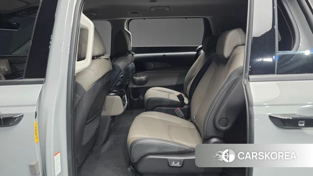 Kia The New Carnival 4th Generation 2023 Серебристо-серый из Кореи, фото 3