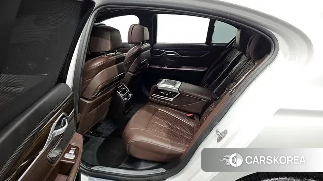 BMW 7 Series (G11) 2022 Белый из Кореи, фото 3