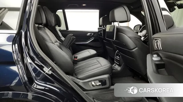 BMW X7 (G07) 2021 Черный из Кореи, фото 3