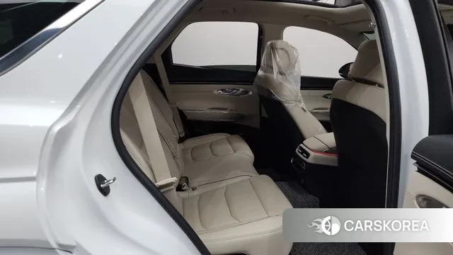 Genesis GV70 2023 Белый из Кореи, фото 3