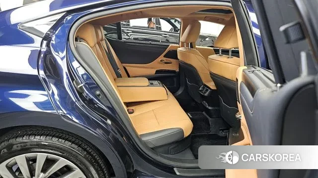 Lexus ES300h 7th generation 2023 Синий из Кореи, фото 3