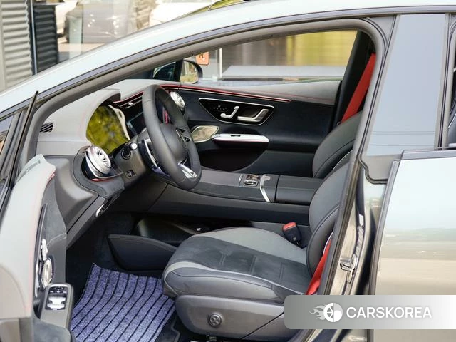 Mercedes-Benz EQE AMG 2024 Темно-серый из Китая, фото 3