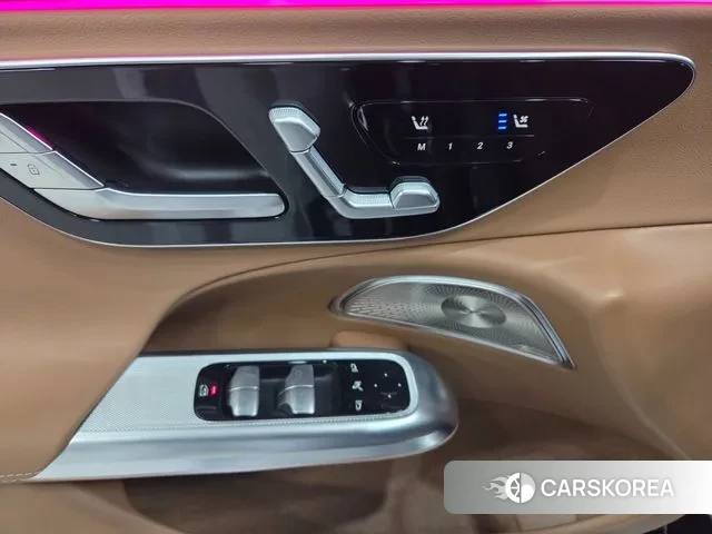 Mercedes-Benz E-Class W214 2025 Черный из Кореи, фото 3