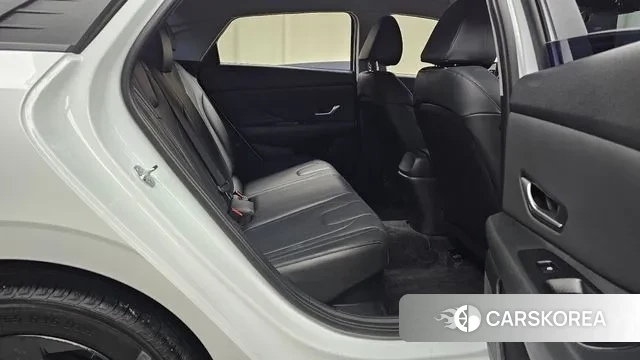 Hyundai Avante Hybrid (CN7) 2023 Белый из Кореи, фото 3