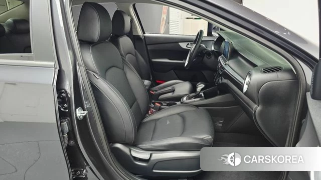 Kia The New K3 2nd generation 2023 Серый из Кореи, фото 3