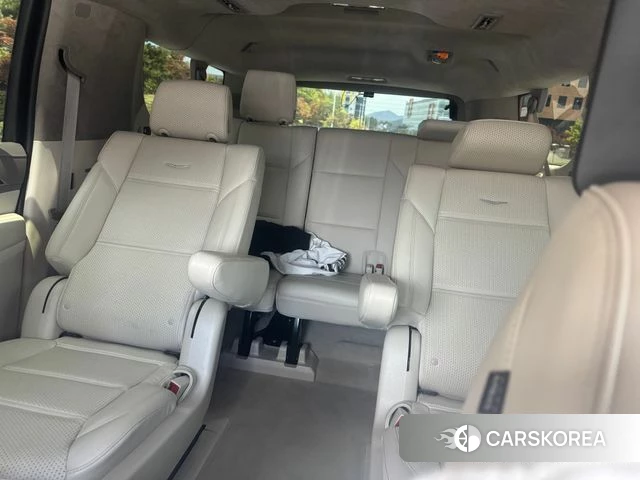 Cadillac Escalade 5th Generation 2023 Белый из Кореи, фото 3