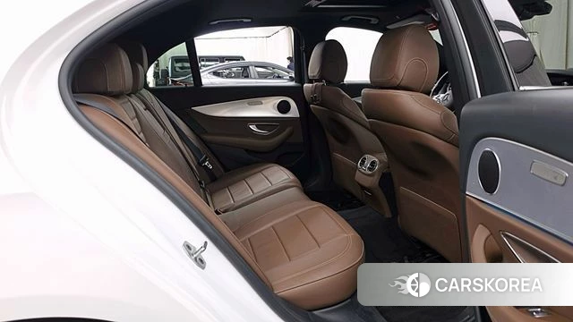 Mercedes-Benz E-Class W213 2020 Белый из Кореи, фото 3