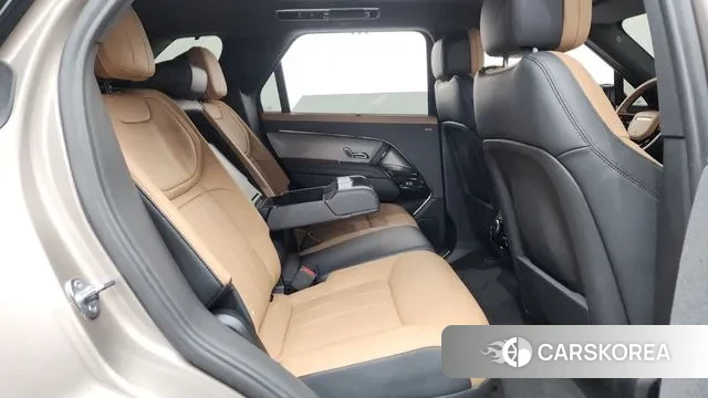 Land Rover Range Rover Sport 3rd Generation 2023 Песочный из Кореи, фото 3