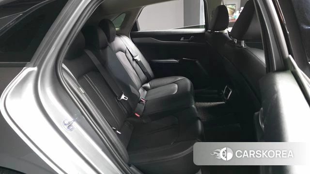 Kia K5 3rd generation 2023 Серебристо-серый из Кореи, фото 3
