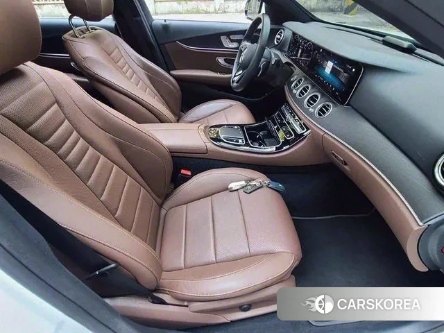 Mercedes-Benz E-Class W213 2021 Белый из Кореи, фото 3