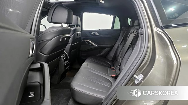 BMW X6 (G06) 2024 Песочный из Кореи, фото 3