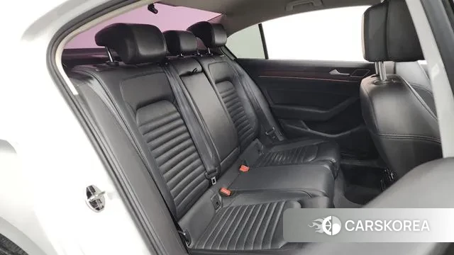 Volkswagen Passat GT (B8) 2018 Белый из Кореи, фото 3