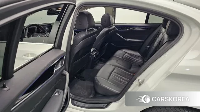 BMW 5 Series (G30) 2020 Белый из Кореи, фото 3