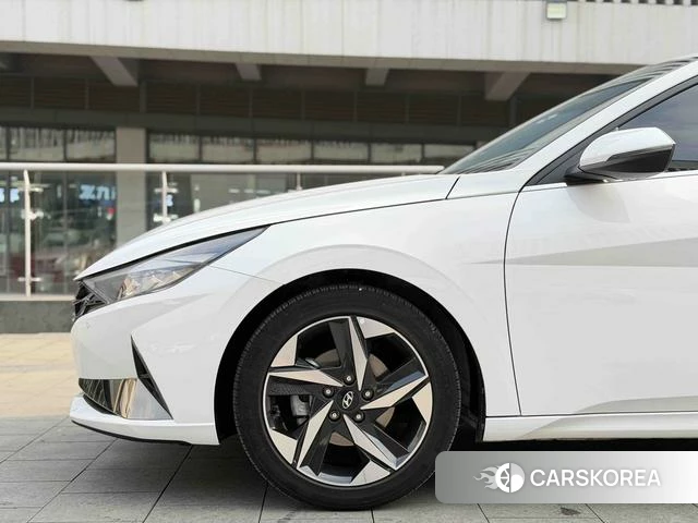 Hyundai Elantra 2022 Белый из Китая, фото 3
