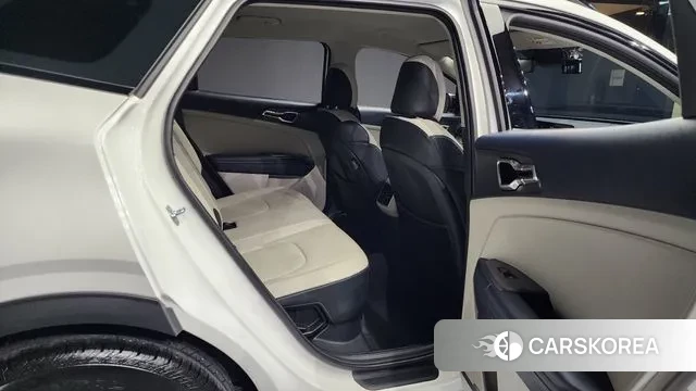 Kia Sportage 5th Generation Hybrid 2024 Белый из Кореи, фото 3