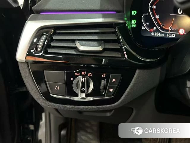BMW 5 series 2023 Черный из Китая, фото 3