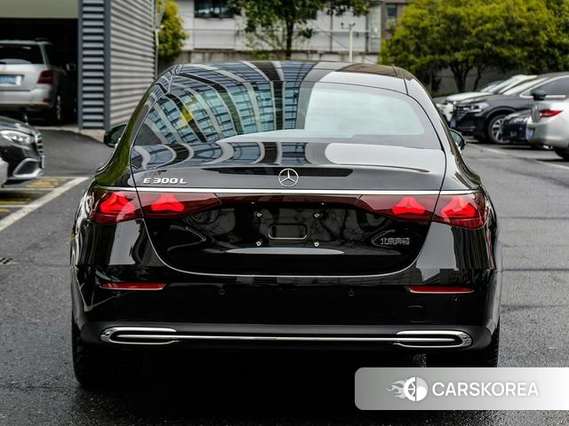 Mercedes-Benz E-class 2024 Черный из Китая, фото 3