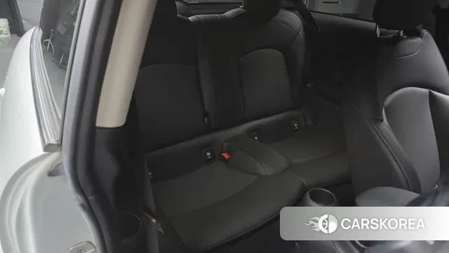 Mini Cooper 2021 Серебряный из Кореи, фото 3