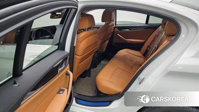 BMW 5 Series (G30) 2021 Белый из Кореи, фото 3