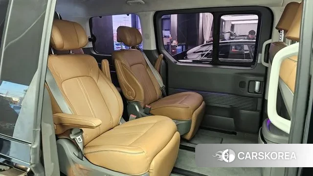 Hyundai Staria 2022 Черный из Кореи, фото 3