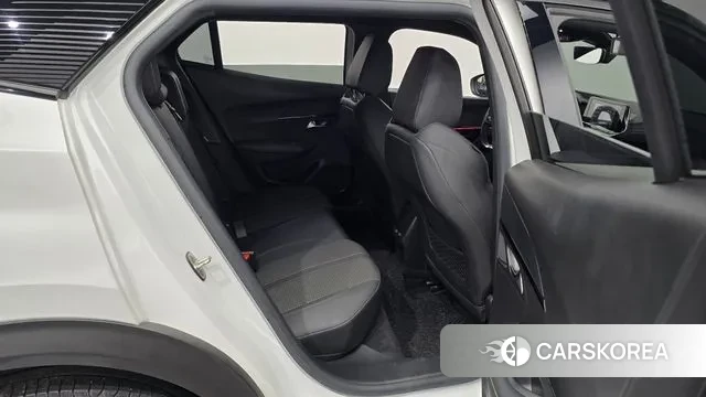 Peugeot e-2008 second generation 2022 Белый из Кореи, фото 3