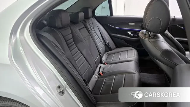 Mercedes-Benz E-Class W213 2020 Серебристо-серый из Кореи, фото 3