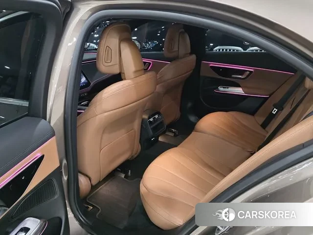 Mercedes-Benz E-Class W214 2025 Песочный из Кореи, фото 3