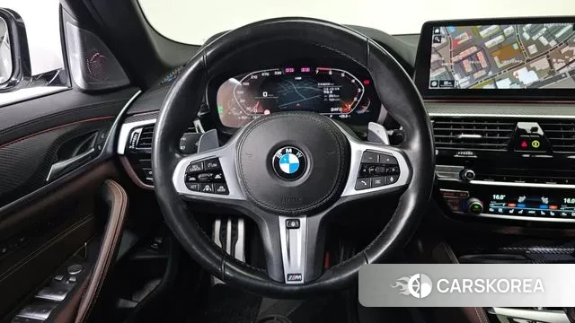 BMW 5 Series (G30) 2021 Белый из Кореи, фото 3