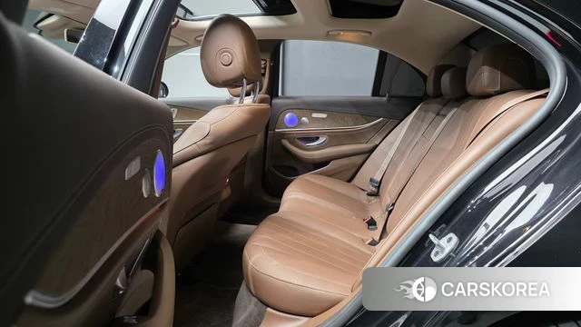 Mercedes-Benz E-Class W213 2019 Серебристо-серый из Кореи, фото 3