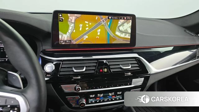 BMW 5 Series (G30) 2022 Серый из Кореи, фото 3