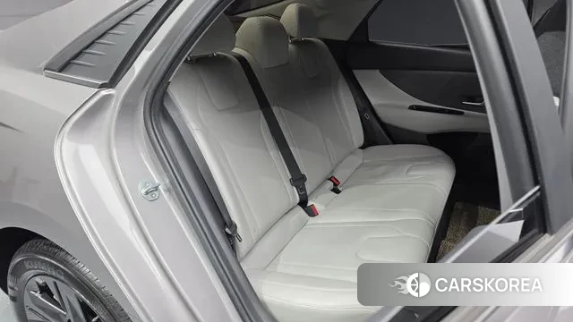 Hyundai Avante (CN7) 2020 Серебристо-серый из Кореи, фото 3