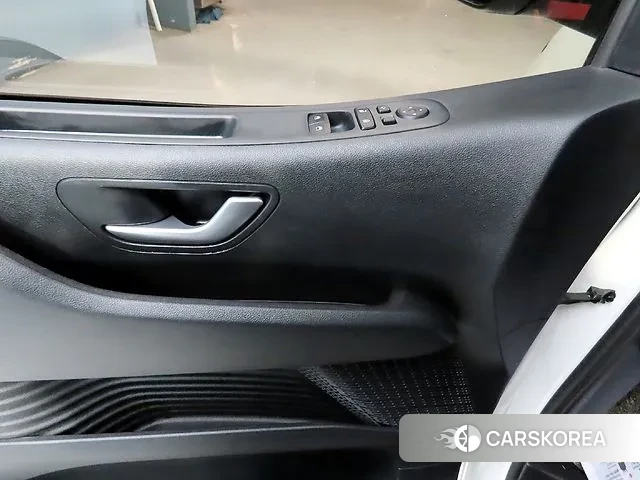 Hyundai Staria 2022 Белый из Кореи, фото 3