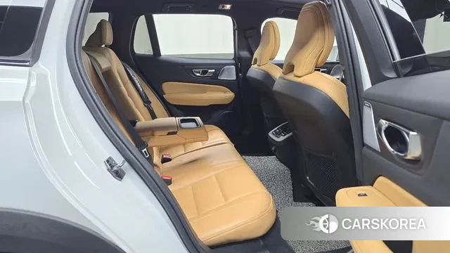 Volvo V60 Cross-Country 2nd Generation 2021 Белый из Кореи, фото 3