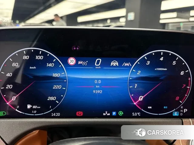 Mercedes-Benz E-Class W214 2024 Белый из Кореи, фото 3