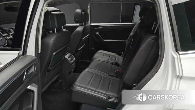 Volkswagen Tiguan Allspace 2020 Белый из Кореи, фото 3