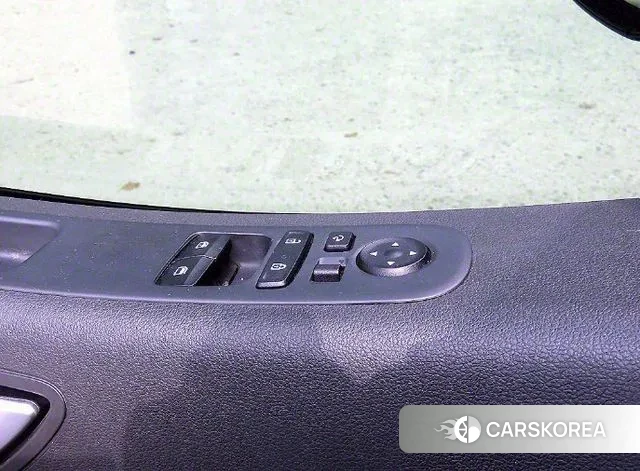 Hyundai Staria 2023 Белый из Кореи, фото 3