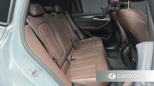 BMW X3 (G01) 2024 Светло-серебряный цвет из Кореи, фото 3