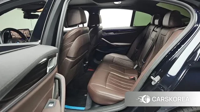 BMW 5 Series (G30) 2021 Черный из Кореи, фото 3