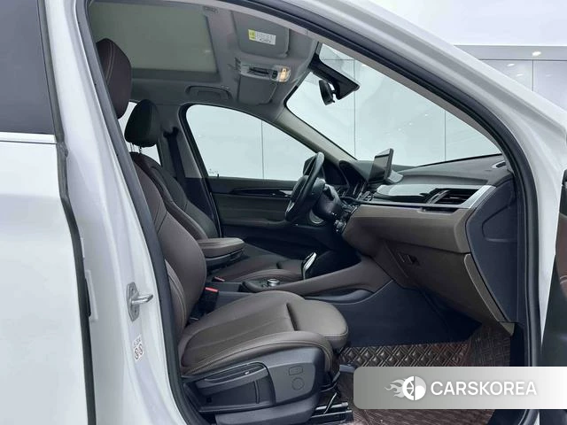 BMW X1 2021 Белый из Китая, фото 3