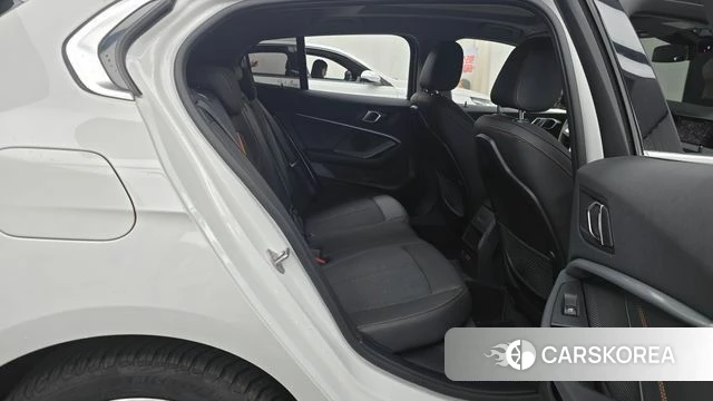 BMW 1 Series (F40) 2021 Белый из Кореи, фото 3
