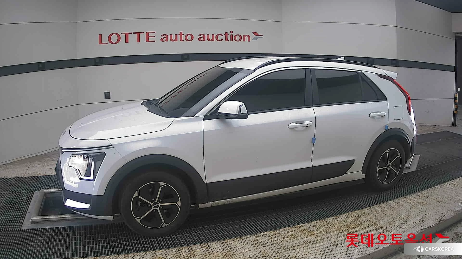 Kia Niro Hybrid 2024 Snow White Pearl из Кореи, фото 3